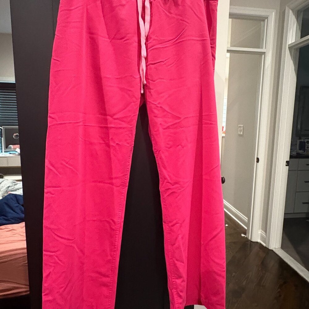 Figs Livingston Hot Pink